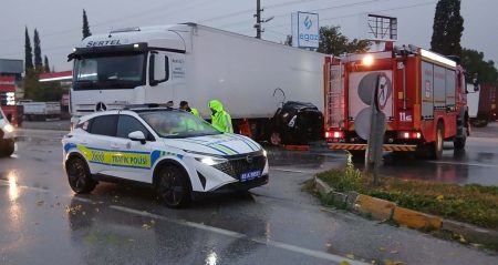 Feci kaza yaşlı çiftin canını aldı Feci kaza yasli ciftin canini aldi mTE3gFnA.jpg