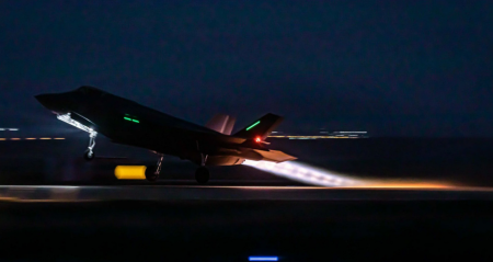 İsrail uçakları yine sınırları ihlal etti: Körfez basını ‘saldırı provası’ dedi