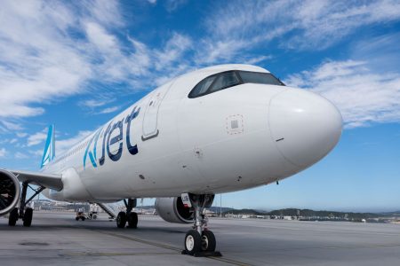 İstanbul’dan kalkan yolcu uçağı şiddetli rüzgar nedeniyle acil iniş yaptı