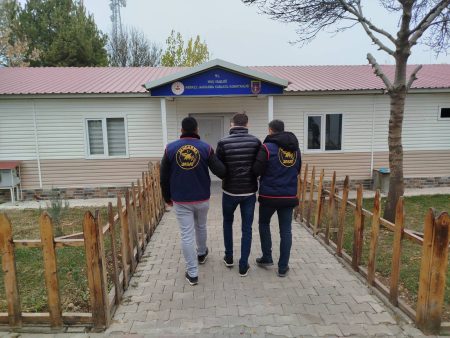 Muş’ta dolandırıcılık suçundan aranan kişi yakalandı