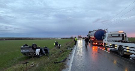 Tankerle çarpışan otomobildeki kadın öldü, eşi yaralandı Tankerle carpisan otomobildeki kadin oldu esi yaralandi FQ7mkrTx.jpg