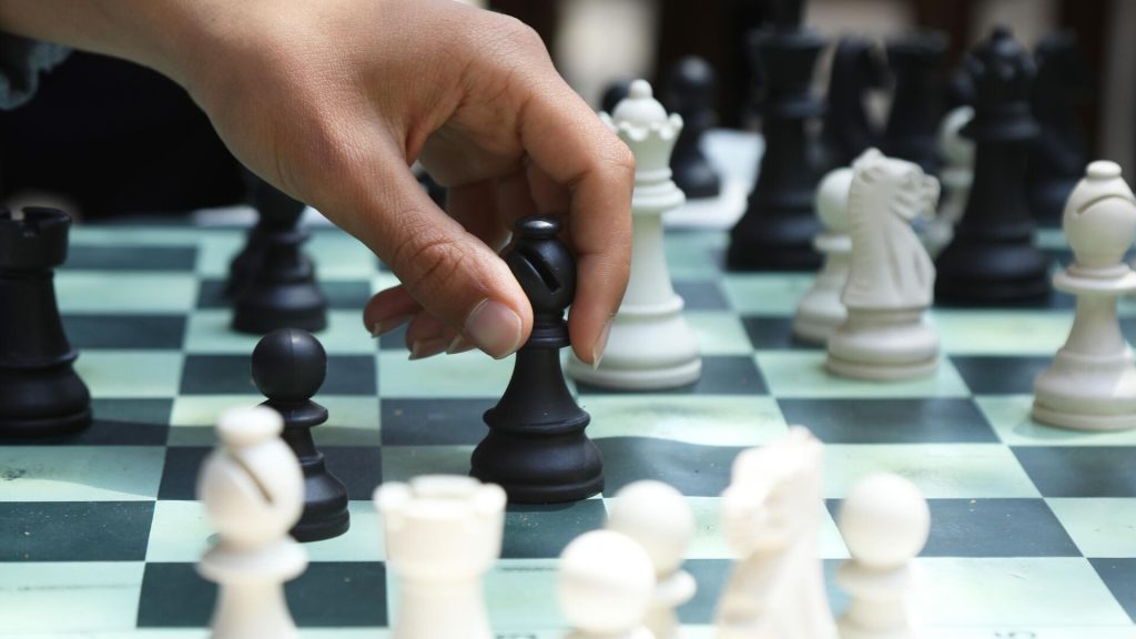 3 yaşındaki satranç dahisi tarihe geçti: FIDE derecesi alan ‘en genç satranç oyuncusu’ oldu 3 yasindaki satranc dahisi tarihe gecti fide derecesi alan en genc satranc oyuncusu oldu F3gIaFS4.jpg