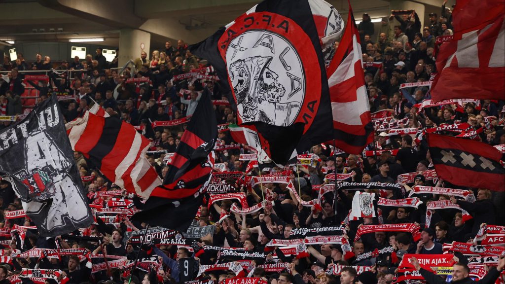 Ajax yonetiminden taraftarlara tepki WdYpIEaY.jpg