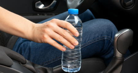 Arabasına koyduğu su şişesi 500 bin TL zarara soktu: Sakın bu hataya düşmeyin Arabasina koydugu su sisesi 500 bin tl zarara soktu sakin bu hataya dusmeyin MB4CbIEX.jpg