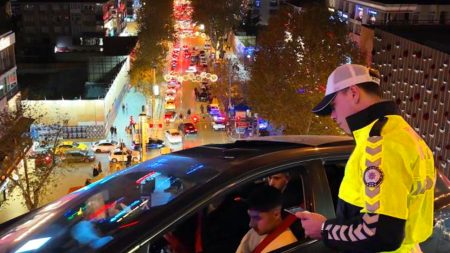 Bagdat caddesini birbirine katanlara drone surprizi OJ3lxAf1.jpg