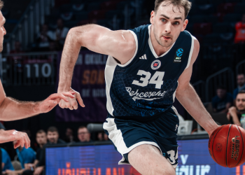 Bahcesehir koleji evinde kaybetti ZRWe4FQz.jpg