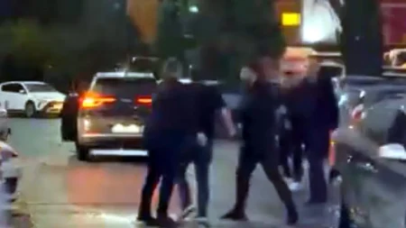 Beylikduzunde avmde suruculer arasinda yumruklu otopark yeri kavgasi GlQlD66H.jpg