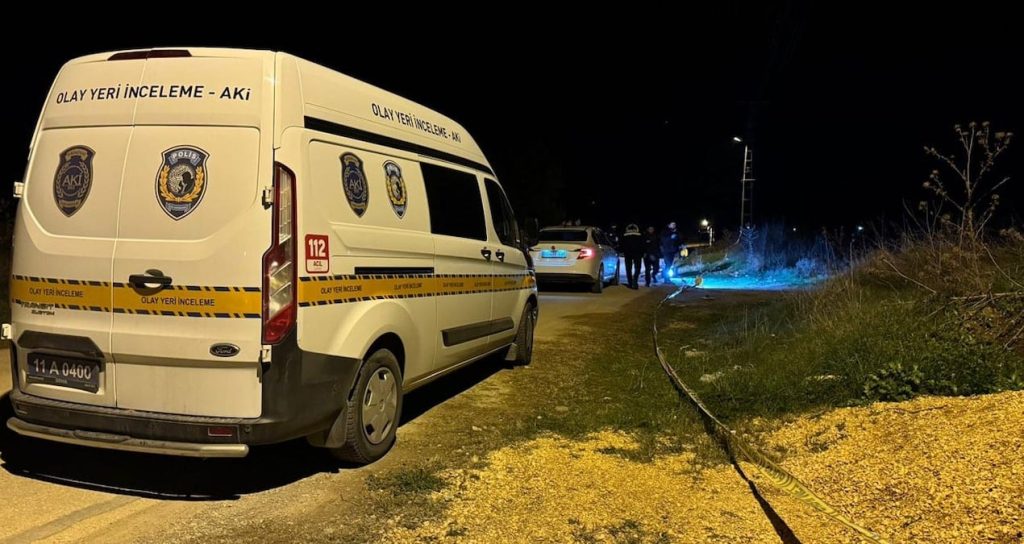 Bilecik’te yol kenarında erkek cesedi bulundu