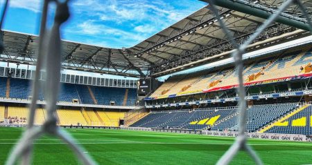 Bu pazar kadikoyde yine fbahce gsaray derbisi var biletler 100 lira uAg8xxtV.jpg