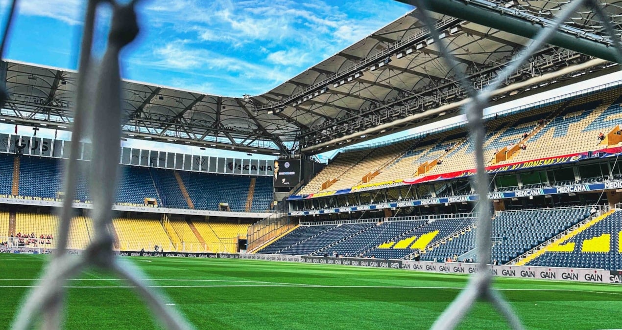 Bu pazar kadikoyde yine fbahce gsaray derbisi var biletler 100 lira uAg8xxtV.jpg