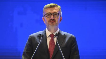 Burhanettin Duran: 5 ayda 450’ye yakın dezenformasyon tespit ettik Burhanettin duran 5 ayda 450ye yakin dezenformasyon tespit ettik JwbhtYMU.jpg