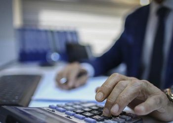 Calisma izni sureleri 5 yildan 18 aya dusuruldu RkEulcdJ.jpg