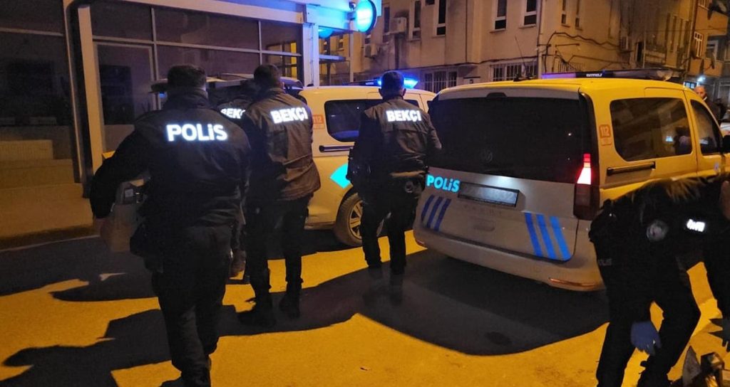 Edirne’de bir depoda sentetik ecza ve kaçak alkol ele geçirildi