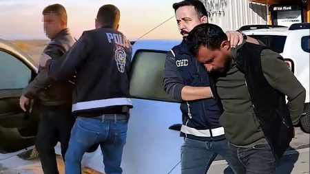 Göçmenlere 4 bin dolara Avrupa hayali satmışlar Gocmenlere 4 bin dolara avrupa hayali satmislar 3EUAnBzU.jpg