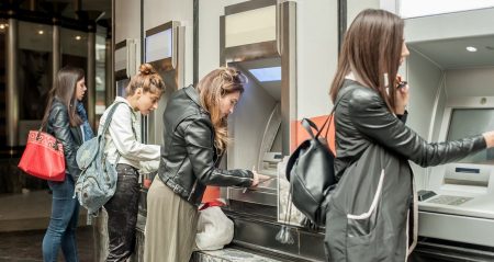 Iki yilda 243 subesini kapatmisti bu yil da kapanis sinyali geldi DIF4Dysv.jpg