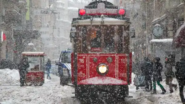 İstanbul’a önce soğuk sonra kar yağışı geliyor!