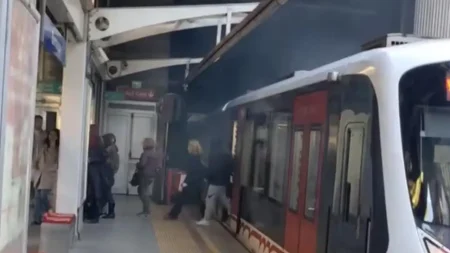 İzmir’de metro vagonu raydan çıktı Izmirde metro vagonu raydan cikti EhcBnVEZ.jpg