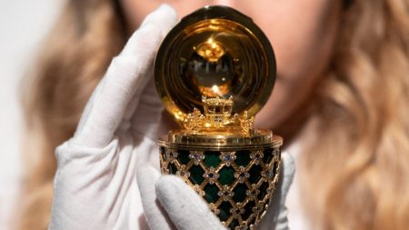 James bond ahtapot yumurtasi kolyesini calip yutan kisi tutuklandi pbtiZKEr.jpg