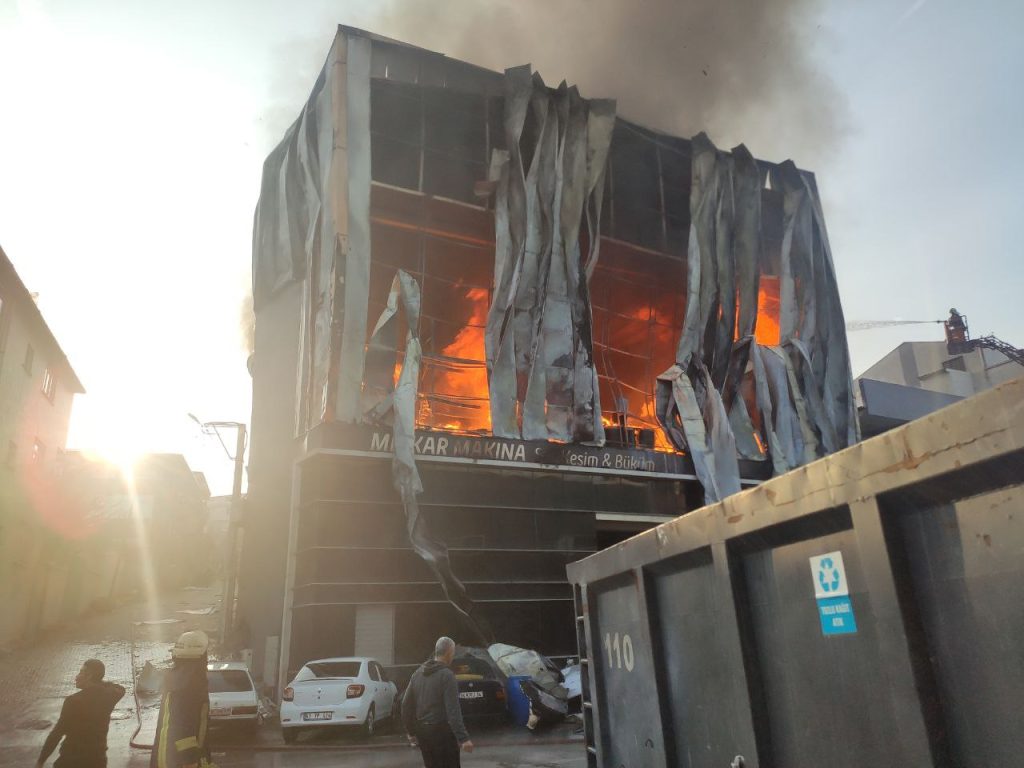 Kocaelideki fabrika yangini magdurlarina hakaret eden 2 zanli tutuklandi 2IyjO3mv.jpg