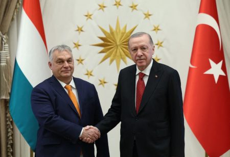 Macaristan basbakani orban turkiyeye geliyor HiUK2WhD.jpg