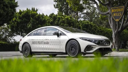 Mercedes benz s serisi ile robotaksi hizmetine giriyor n8HGc3Cy.jpg