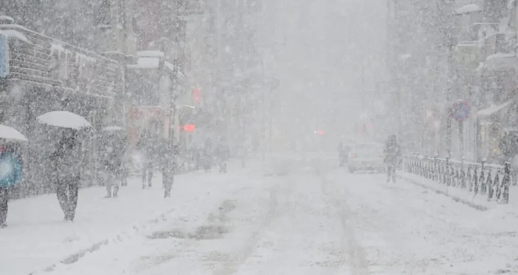 Pazartesi 21 ile kar geliyor: İşte kar beklenen şehirler pazartesi-21-ile-kar-geliyor-iste-kar-beklenen-sehirler-RQ8XJbVX.jpg