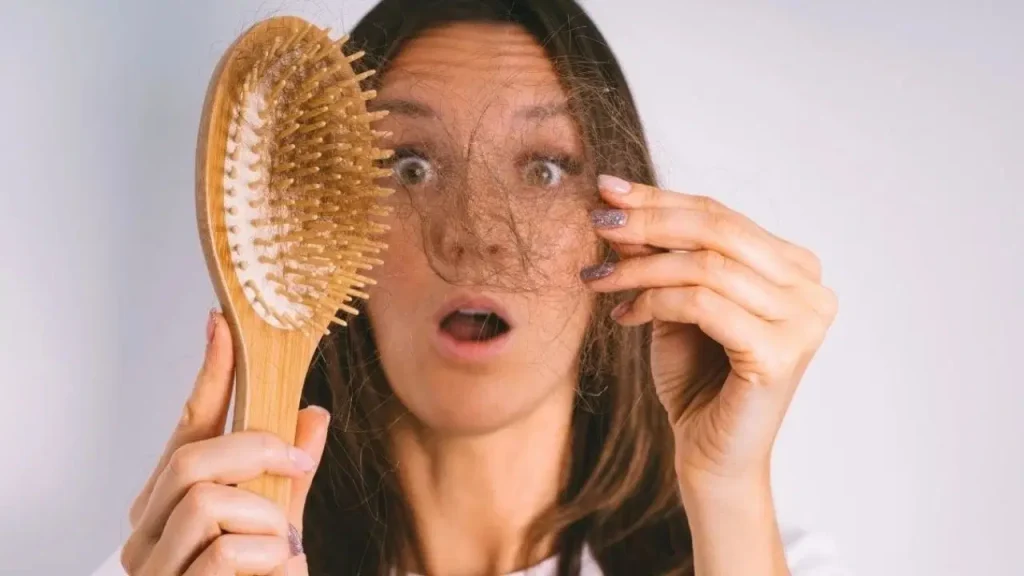 Saç dökülmesini tetikleyen 9 etken Sac dokulmesini tetikleyen 9 etken VuwuDN3g.jpg