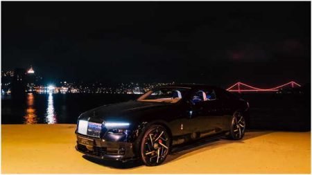 Simdiye kadarki en guclu rolls royce black badge istanbulda sergilendi fiyati ve teknik ozellikleri cwvqybMJ.jpg