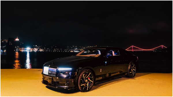 Simdiye kadarki en guclu rolls royce black badge istanbulda sergilendi fiyati ve teknik ozellikleri cwvqybMJ.jpg