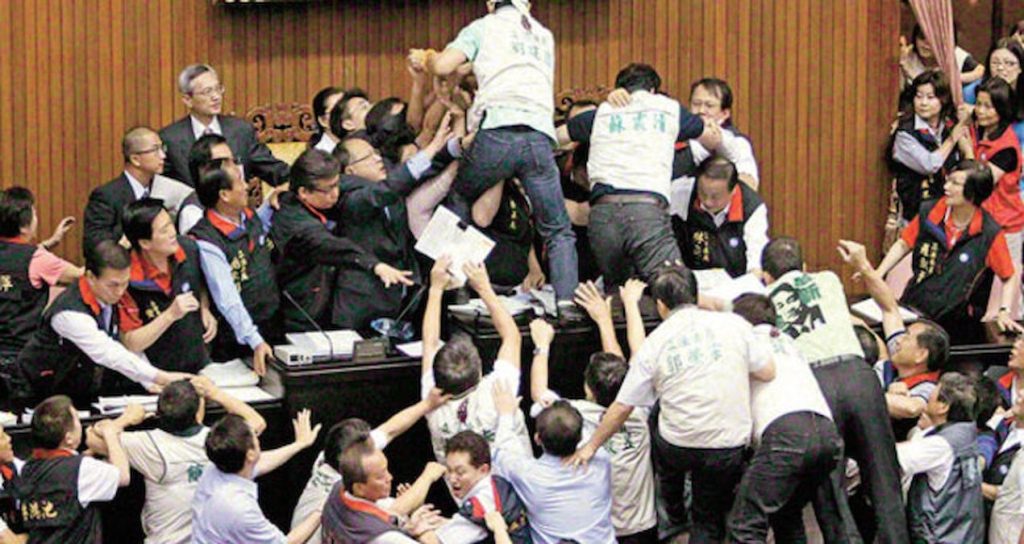 Tayland’da 16. kez meclis feshedi Taylandda 16 kez meclis feshedi GJiYmwAF.jpg