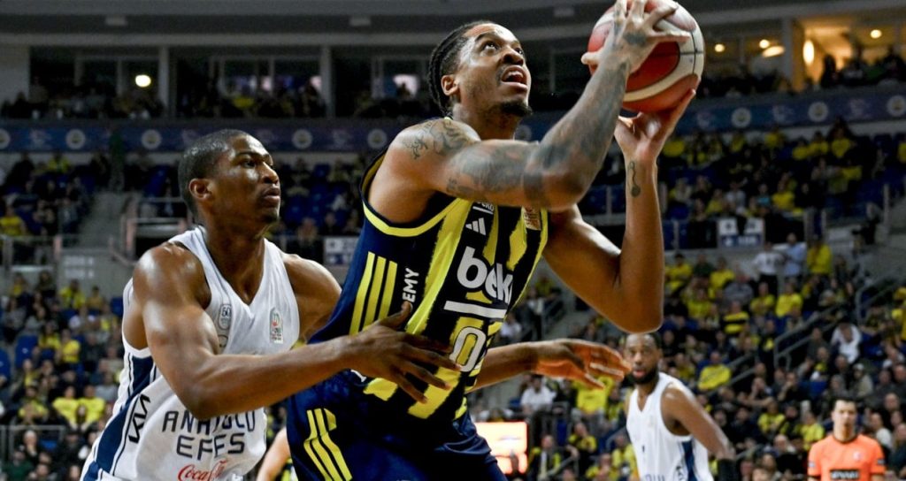 Uzatmaya giden derbide kazanan Fenerbahçe Beko