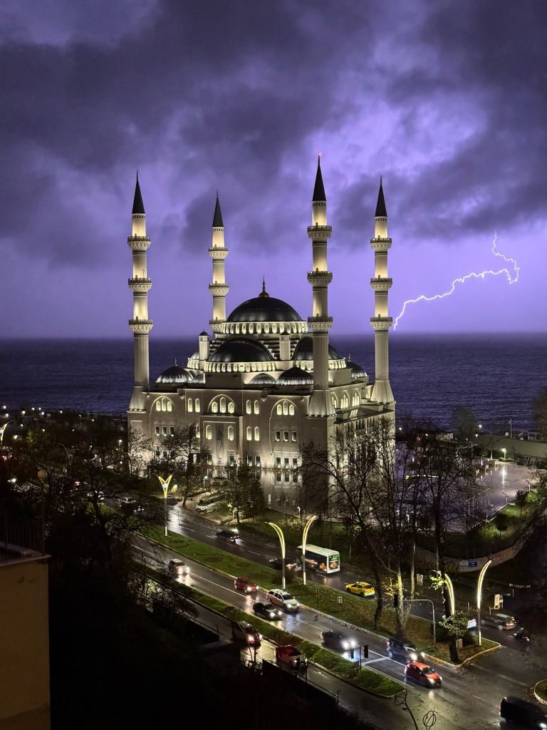 Zonguldakta simsekli gece p1h8jXgu.jpg