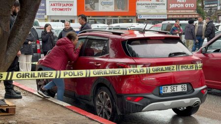 Arabasında ölü bulundu, yakınları gözyaşı döktü