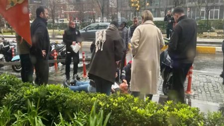 Beyoğlu’nda Şehir Plancısı kadın fırtınada devrilen tabelanın altında kaldı