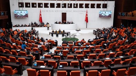 En düşük emekli maaşı ve trafik cezalarında gözler Meclis’te