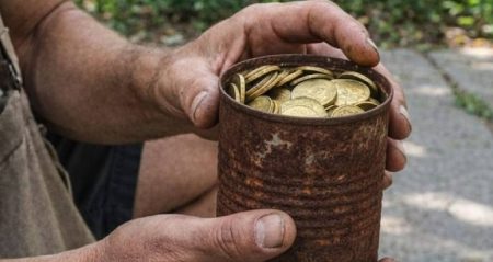 Fakir uyudu sabahına zengin uyandı!