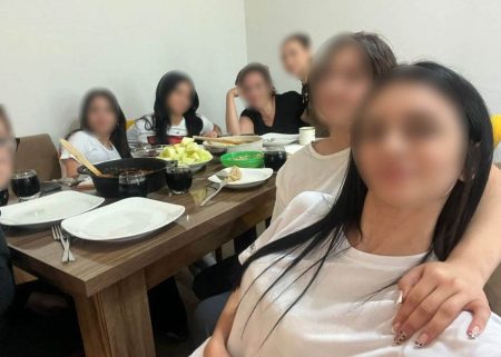 Öğrencilerine ders saatinde evini temizleten öğretmene gözaltı