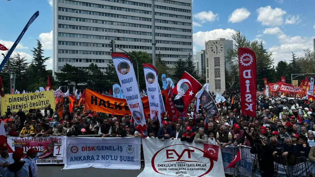Ankara Emniyeti duyurdu: 1 Mayıs’ta çok sayıda yol trafiğe kapatılacak ankara-emniyeti-duyurdu-1-mayista-cok-sayida-yol-trafige-kapatilacak-XCO8qD8c.jpg