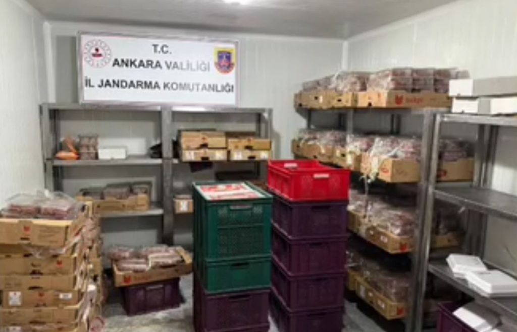 ankarada-sagliksiz-kosullarda-depolanan-40-ton-et-ele-gecirildi-DfKghzq6.jpg