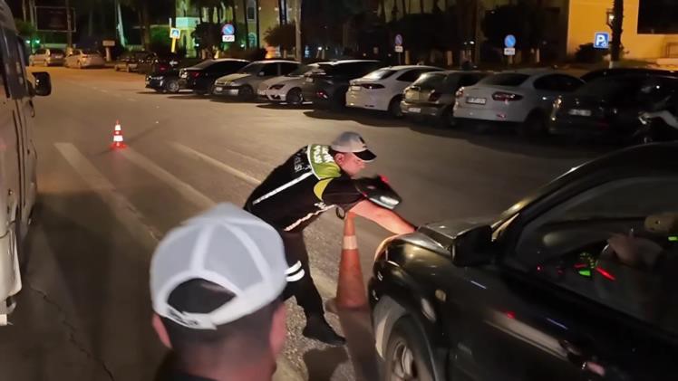 “Anksiyetem tuttu” diyerek polise çarpıp kaçan alkollü sürücü tutuklandı “Anksiyetem tuttu” diyerek polise çarpıp kaçan alkollü sürücü tutuklandı