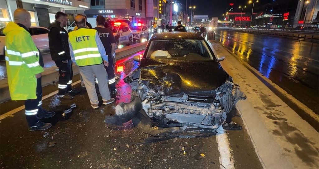Avcılar’da zincirleme kaza: 2 yaralı avcilarda-zincirleme-kaza-2-yarali-llnBVw8Q.jpg