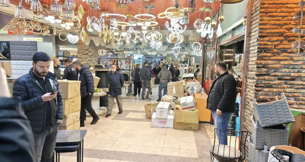avize-dukkaninda-cinayet-silahla-saldirdi-TuRvhHIG.jpg