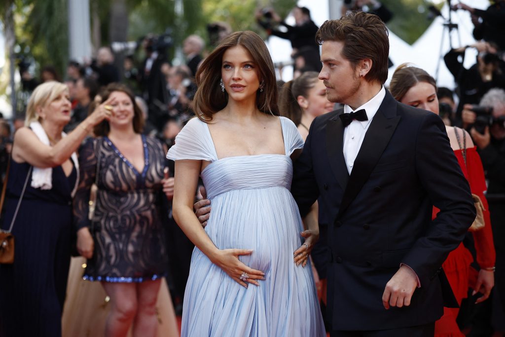 barbara-palvin-ilk-bebegini-bekliyor-TgvGDymI.jpg