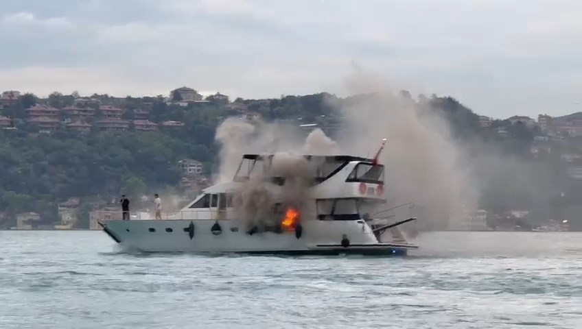 Bebek sahilinde tur teknesinde yangın bebek-sahilinde-tur-teknesinde-yangin-ixyLPbqI.jpg