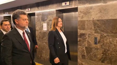 Burcu Köksal AK Parti Genel Merkezi’nde