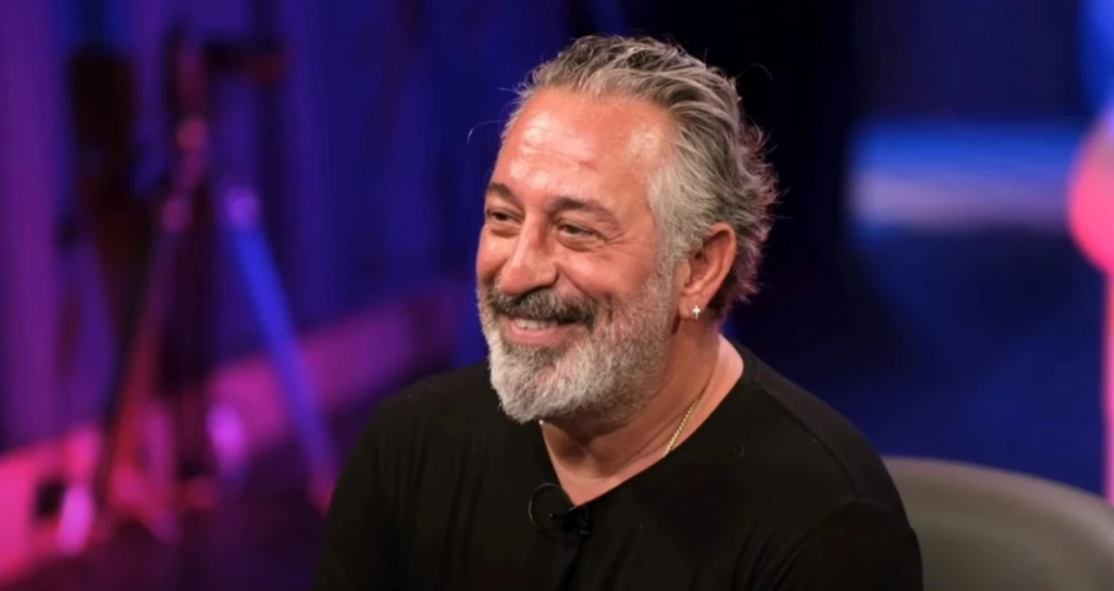 Cem Yılmaz’ın yeni oyuncağı dikkat çekti! cem-yilmazin-yeni-oyuncagi-dikkat-cekti-qfenSv1L.jpg
