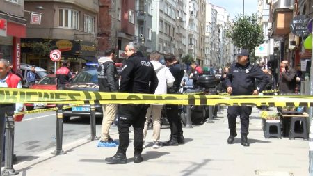 Cezaevindeki oğlunun beraberlik yaşadığı kadını katletti