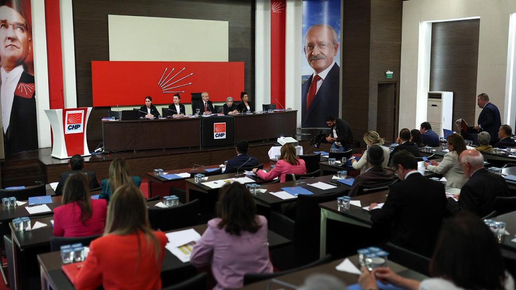 CHP’de kimler Kılıçdaroğlu’na destek veriyor? Parti Meclisi’nde dengeler nasıl oluştu? chpde-kimler-kilicdarogluna-destek-veriyor-parti-meclisinde-dengeler-nasil-olustu-ileAtKml.jpg