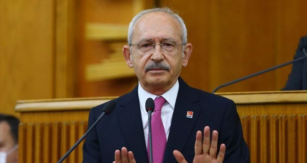 chpli-iki-vekilden-istifa-resti-s4KyHVqB.jpg