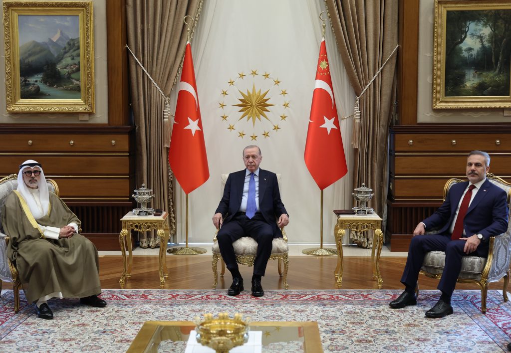 cumhurbaskani-erdogan-kuveyt-disisleri-bakanini-kabul-etti-ESdzzRP1.jpg